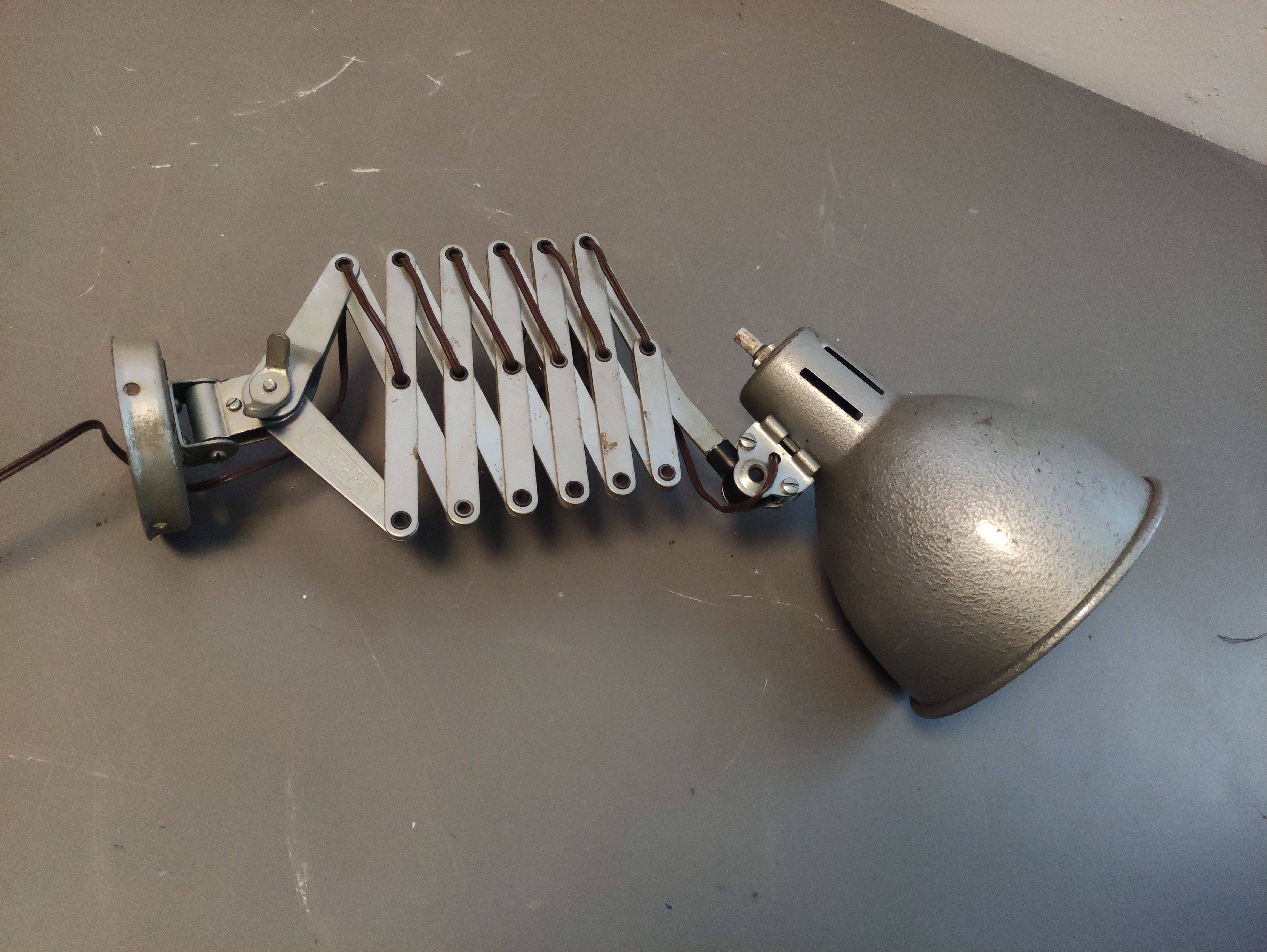 lampara aplique flexo metal e27 28x38-78x14.5 1u